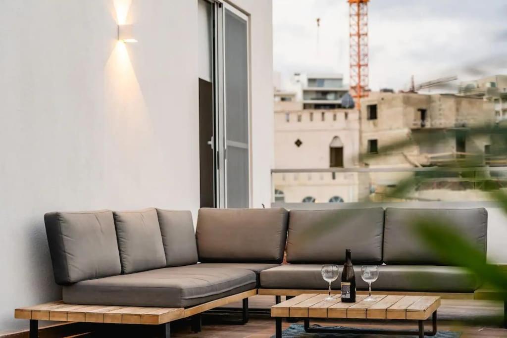 Luxurious & Stylish Penthouse With Private Pool Apartment Msida Exterior photo